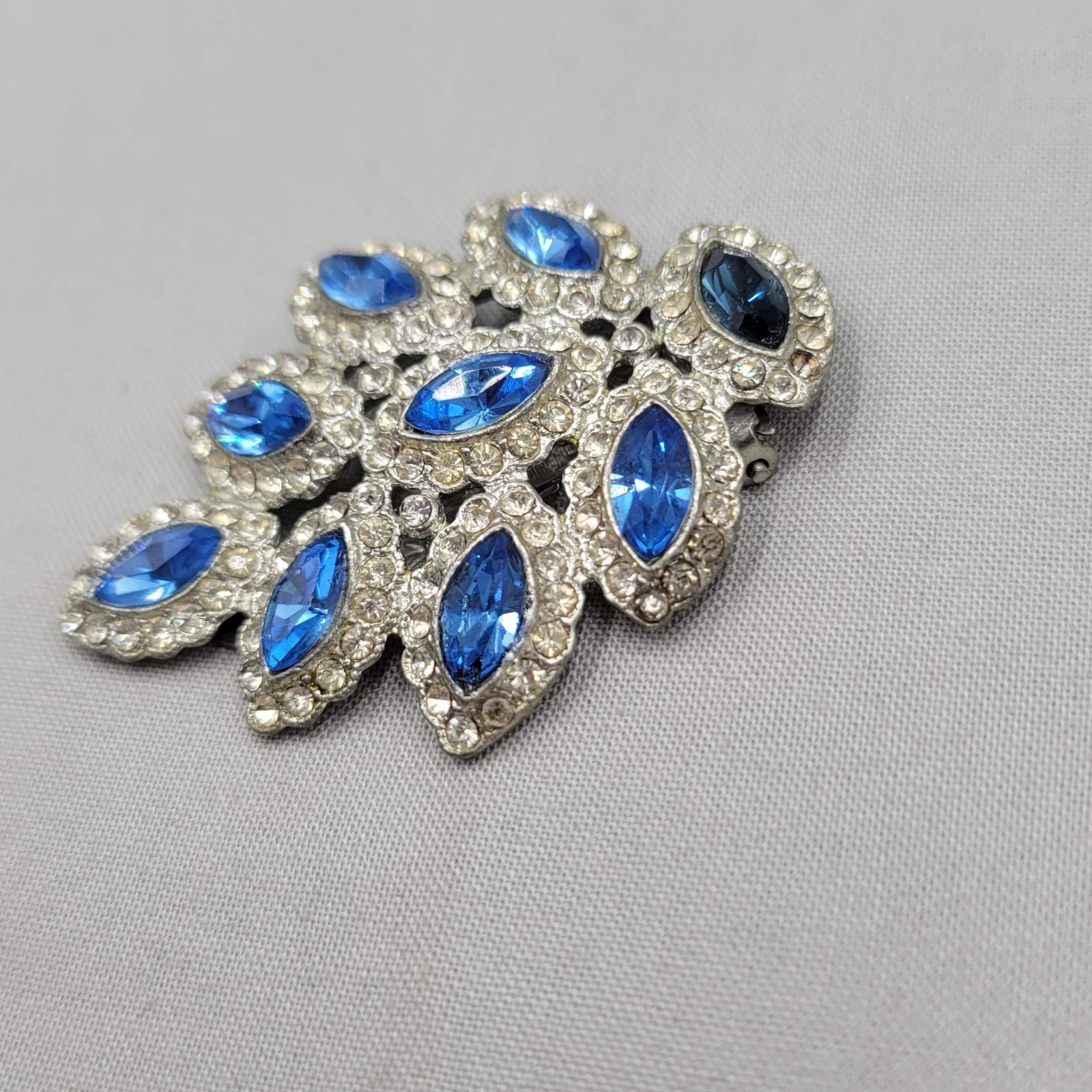 Vintage Blue Rhinestone Dress Clip Silver tone 2.25″