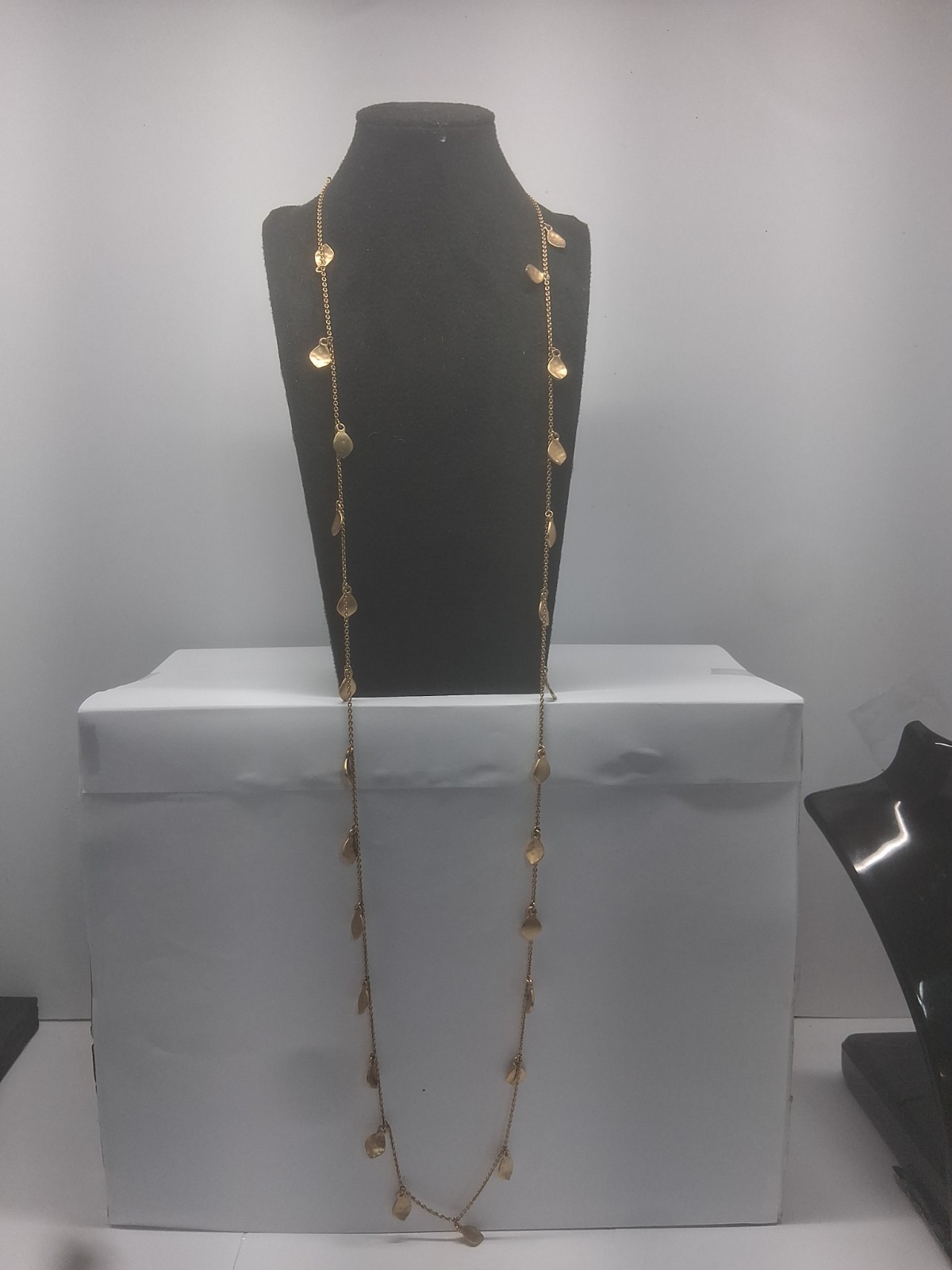 Vintage Ralph Lauren Gold Tone Hammered Leaf Graduated Dangle Station Necklace