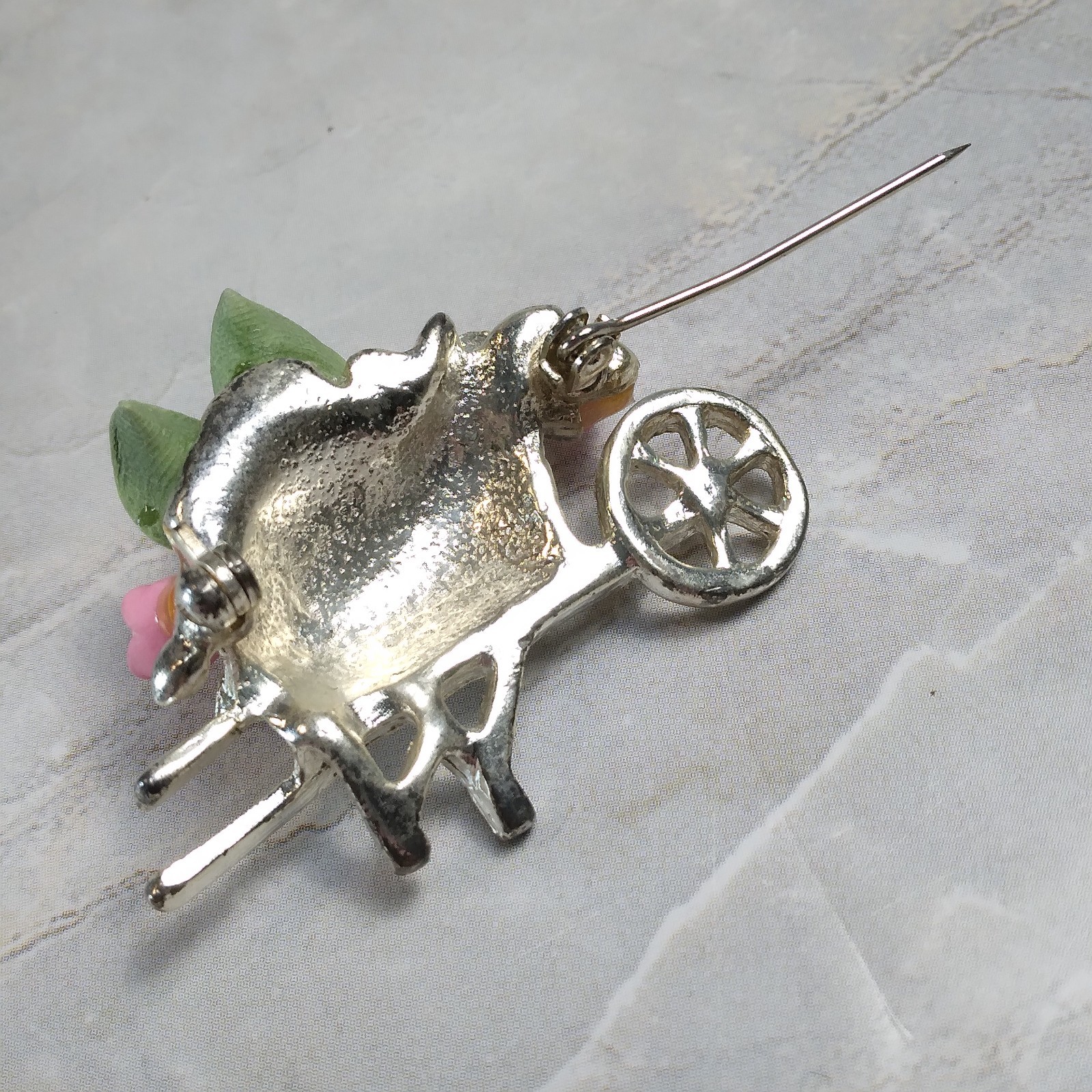 Vintage Silver Tone Wheelbarrow Cart w/Enameled Pink Rose Bud Bouquet Brooch Pin
