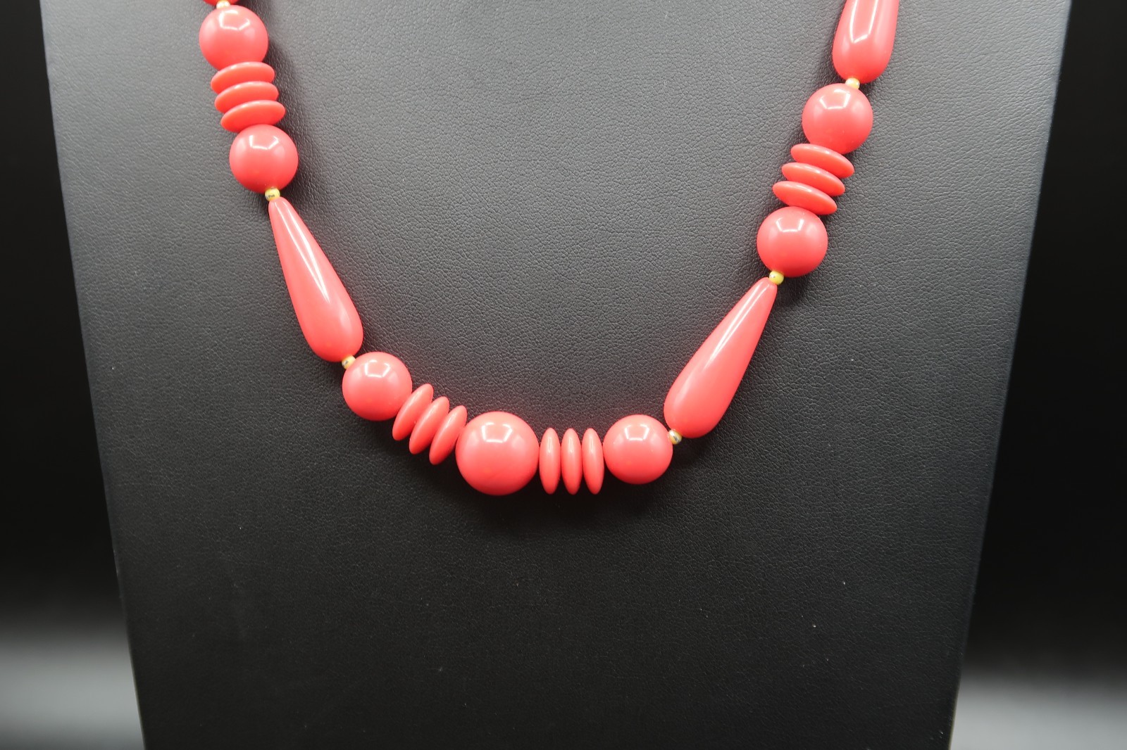 Vtg MCM Pink Lucite Beaded Statement Necklace Unique Mid-Length 24″