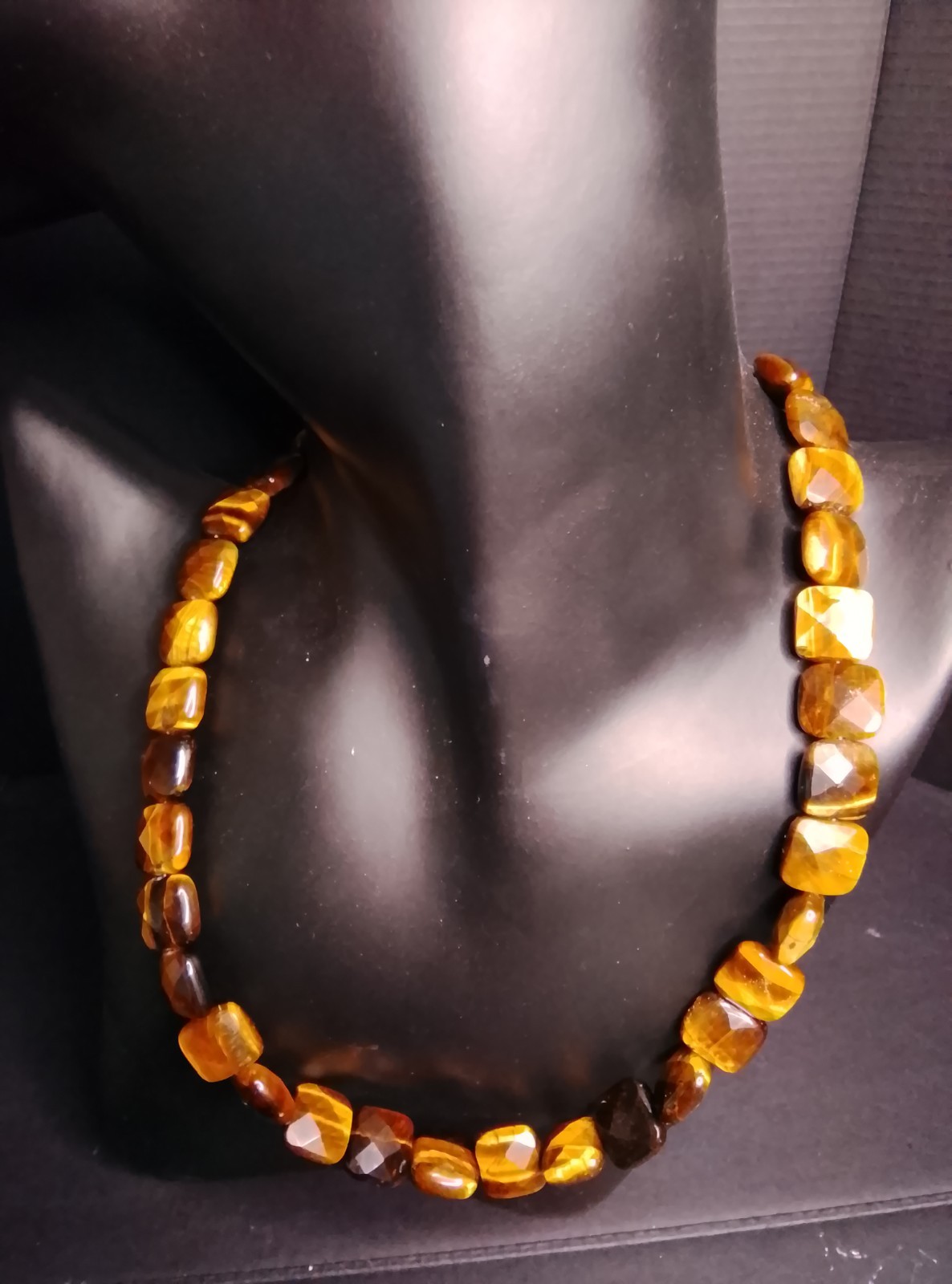 16″ Vintage Tigers Eye Faceted Bead Necklace Chunky Geometric 52.77 Grams