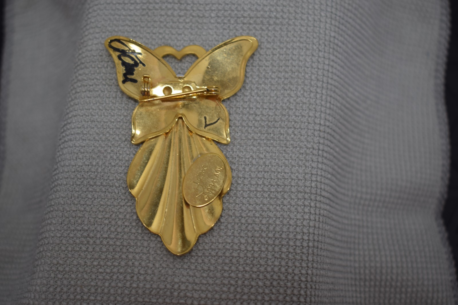 Vintage Angel Brooch 2.5″ Icy Angelcore Love Valentine Christmas Signed