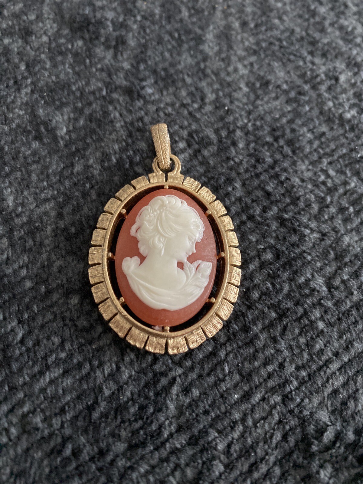 Avon Faux Cameo & Fleur De Lis Revere Pendant Gold Tone signed