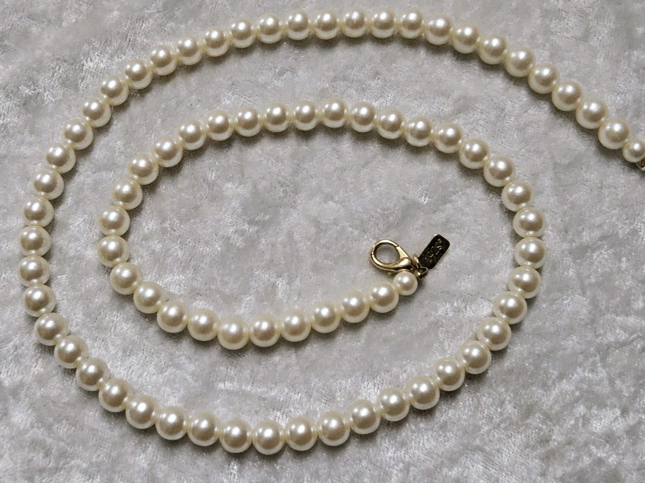 1928 Brand Faux Pearl Necklace Cream Off White Beaded Costume Jewelry Gift