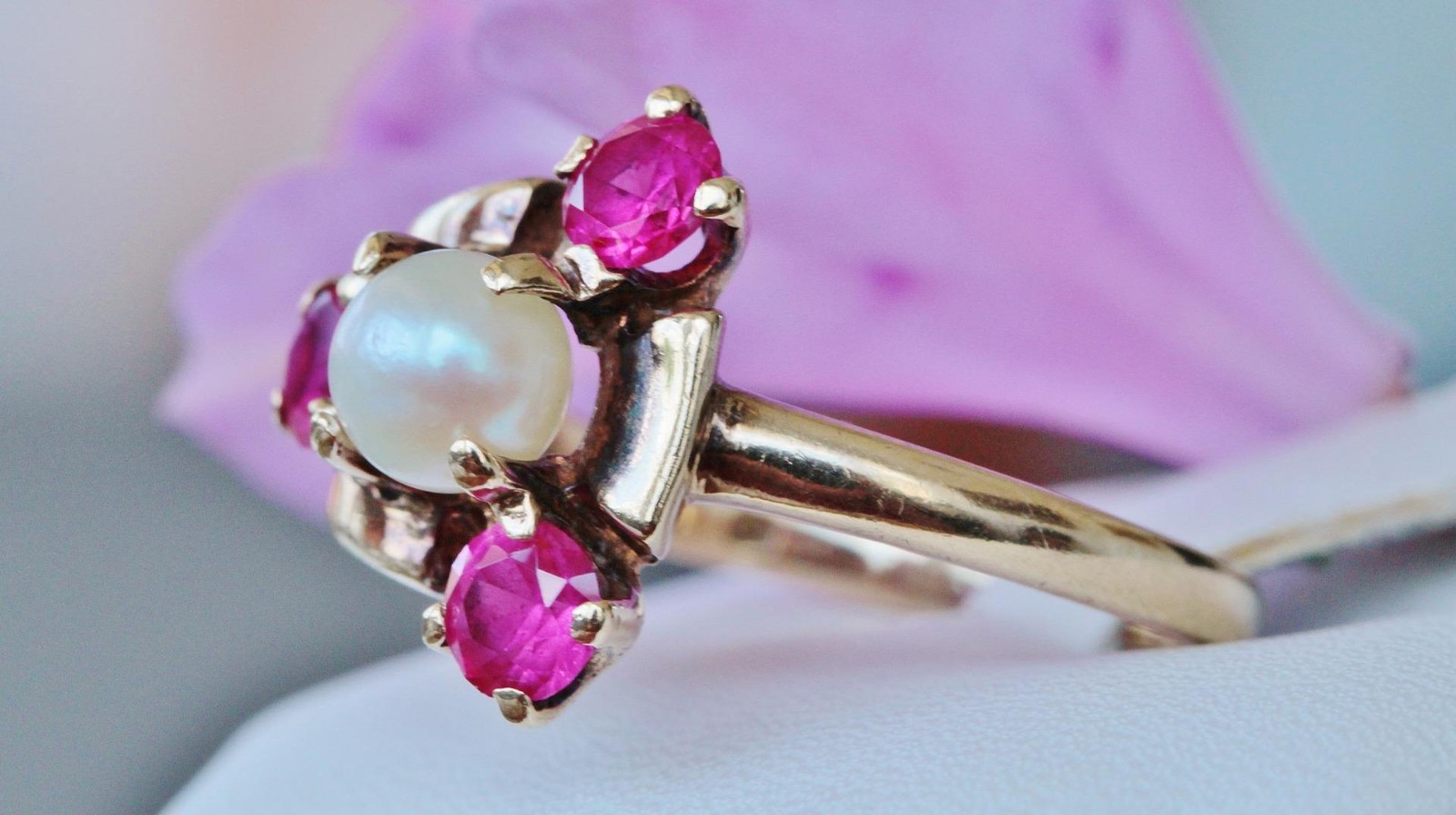 10k yellow gold ring 5.3mm cultured pearl & lab ruby size 7.75 handmade 3.5g