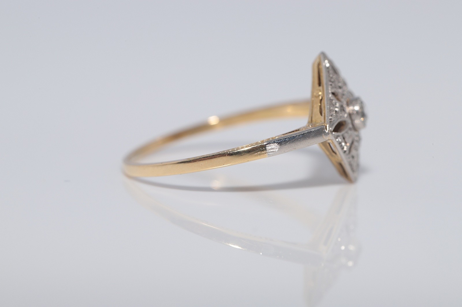 Antique Circa 1920s Art Deco 18k Gold Natural Diamond Navette Design Ring