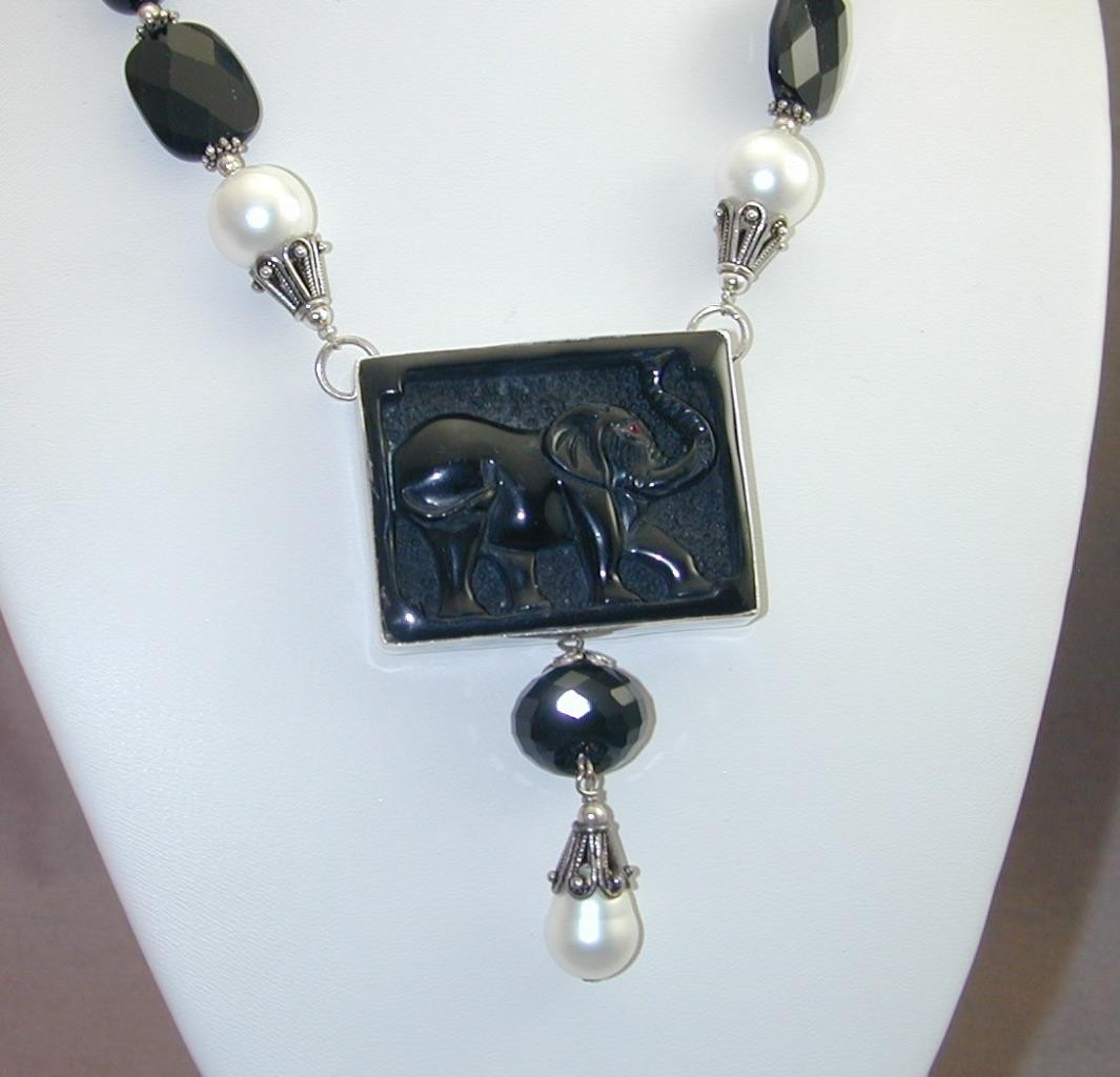 Amy Kahn Russell Carved Black Onyx Elephant Necklace Faux Pearls Faceted Beads