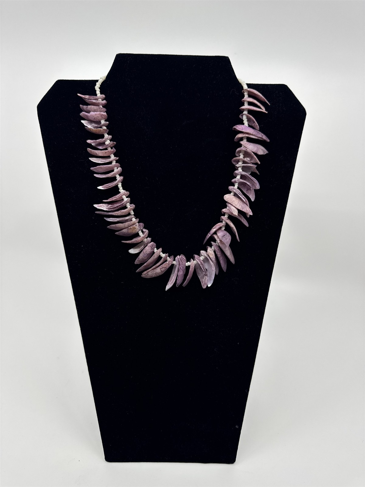 Vintage Hawaiian Natural Shell Purple-Toned Iridescent Sea Shell Pebble Necklace