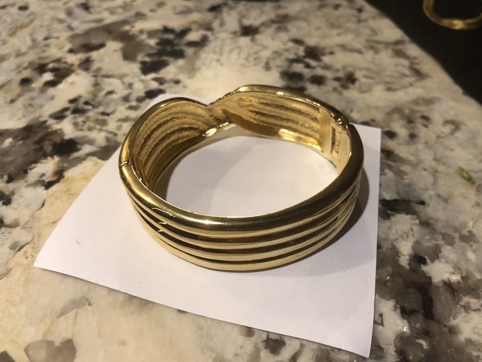 Vintage Gold Tone Bangle Bracelet Ribbed Twist Spring Hinge Open Close