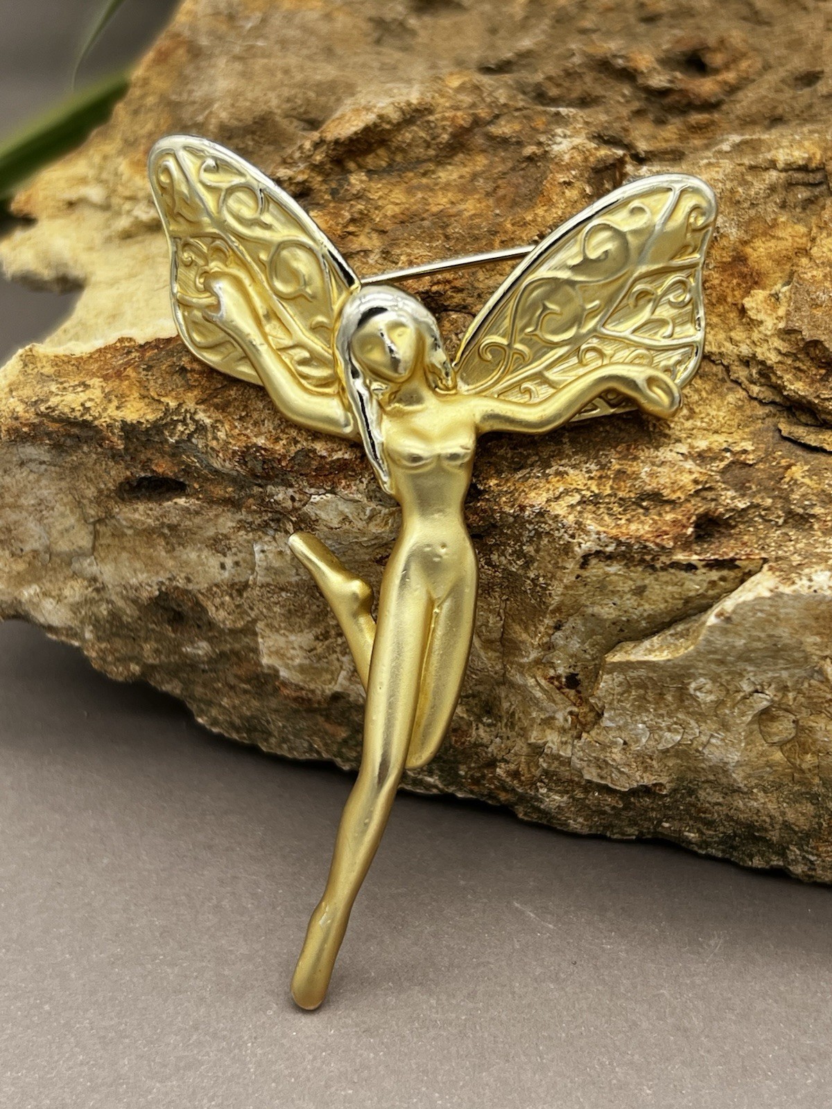 Vintage Fairy Brooch Matte Gold Tone Pixie Pin Whimsical Fantasy Jewelry