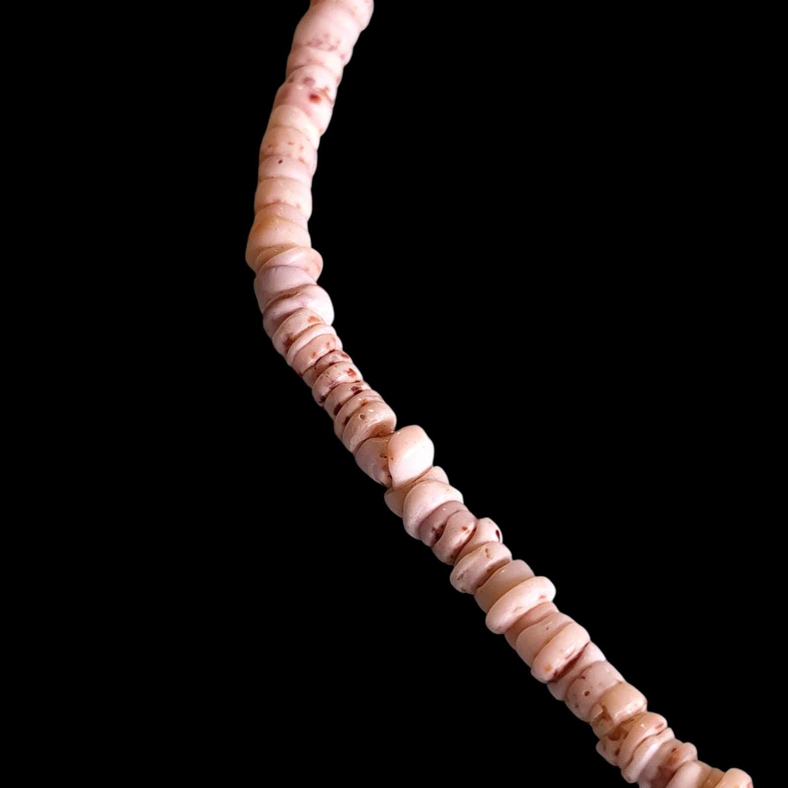 Vintage 70’s Cream White Puka Shell Beach Surfer Necklace 16.5in