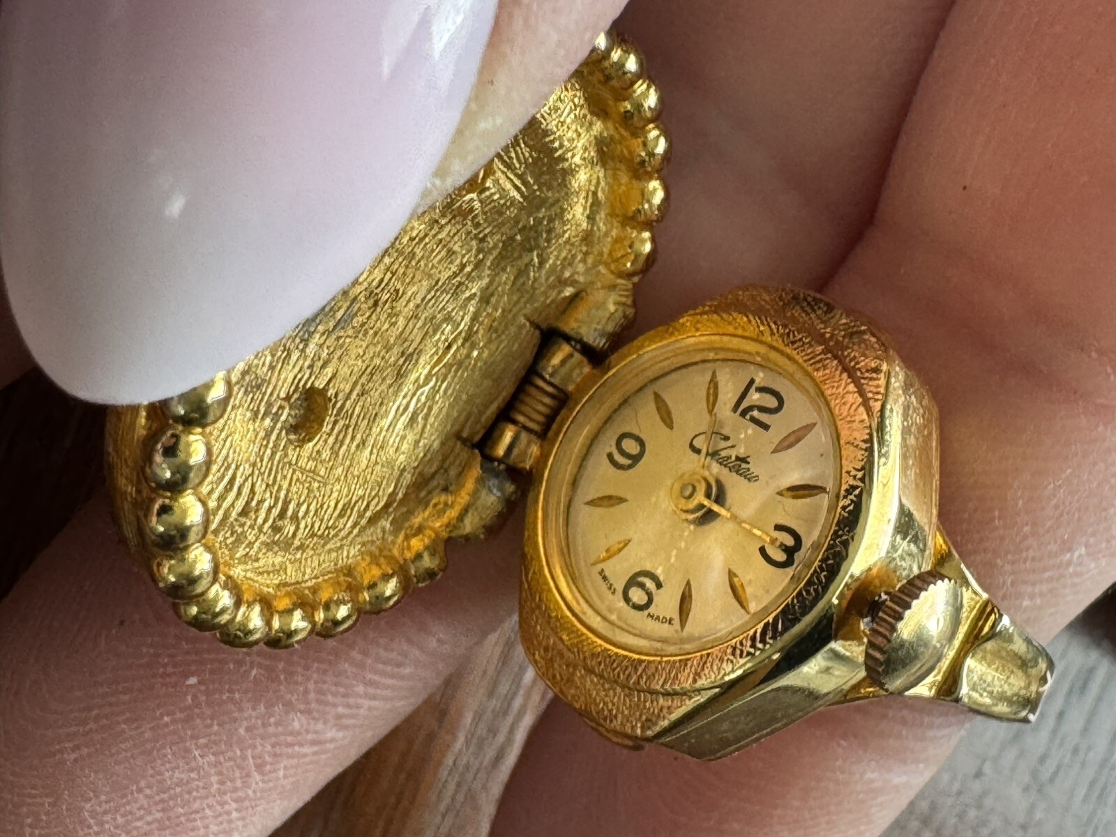 Vintage Chateau Gold Tone Cameo Ring Chateau Manual Wind Watch Adjustable