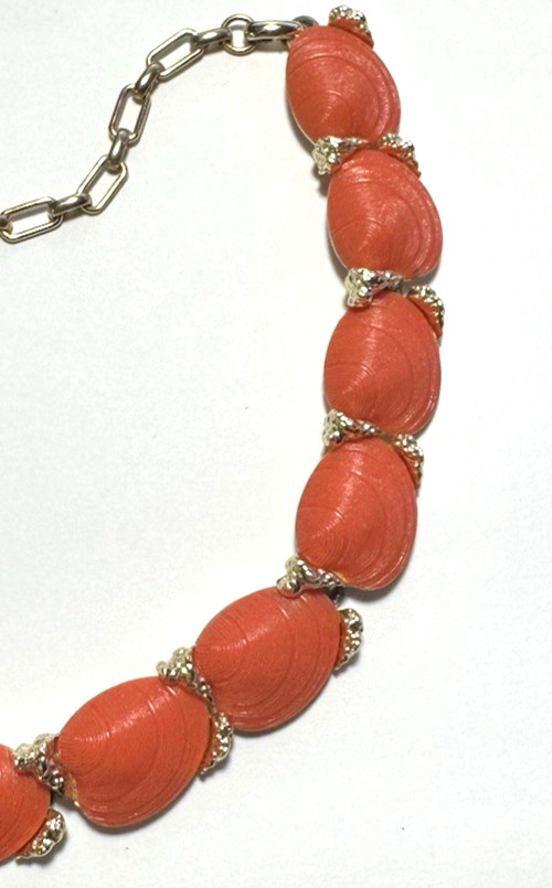 Vintage Necklace Coral Orange Shell Chain Acrylic Gold Collar Beach Link 3