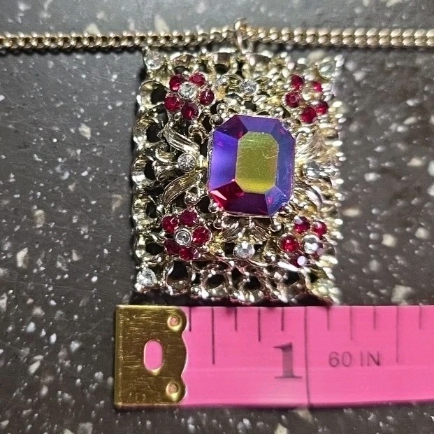 Vtg Goldtone Filigree Necklace w/ AB Red Center Pendant & Sm Clear Rhinestones