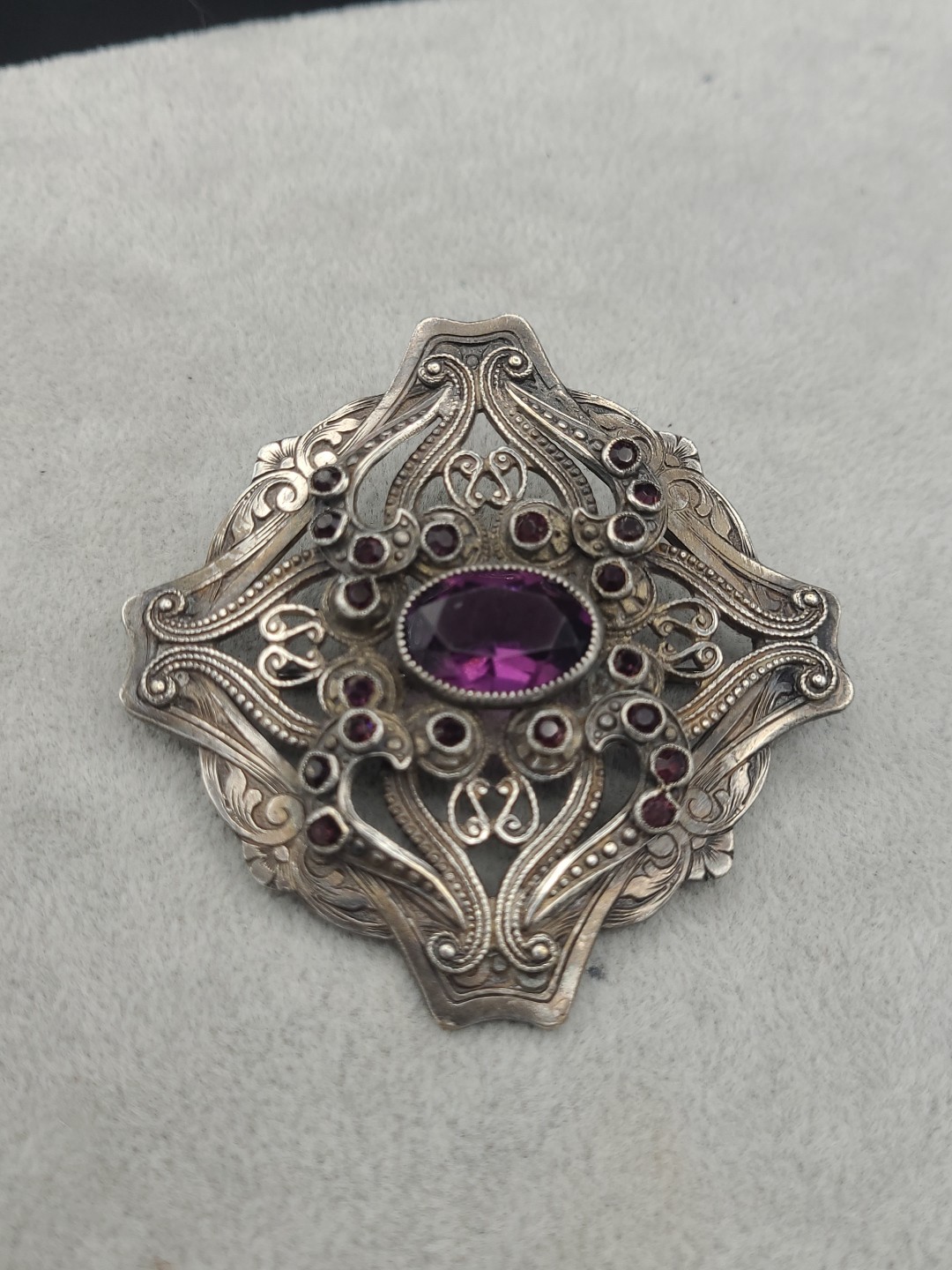 Vintage C-Clasp Art Deco Style Brooch Unknown Metal & Glass Stones Stamped 6839