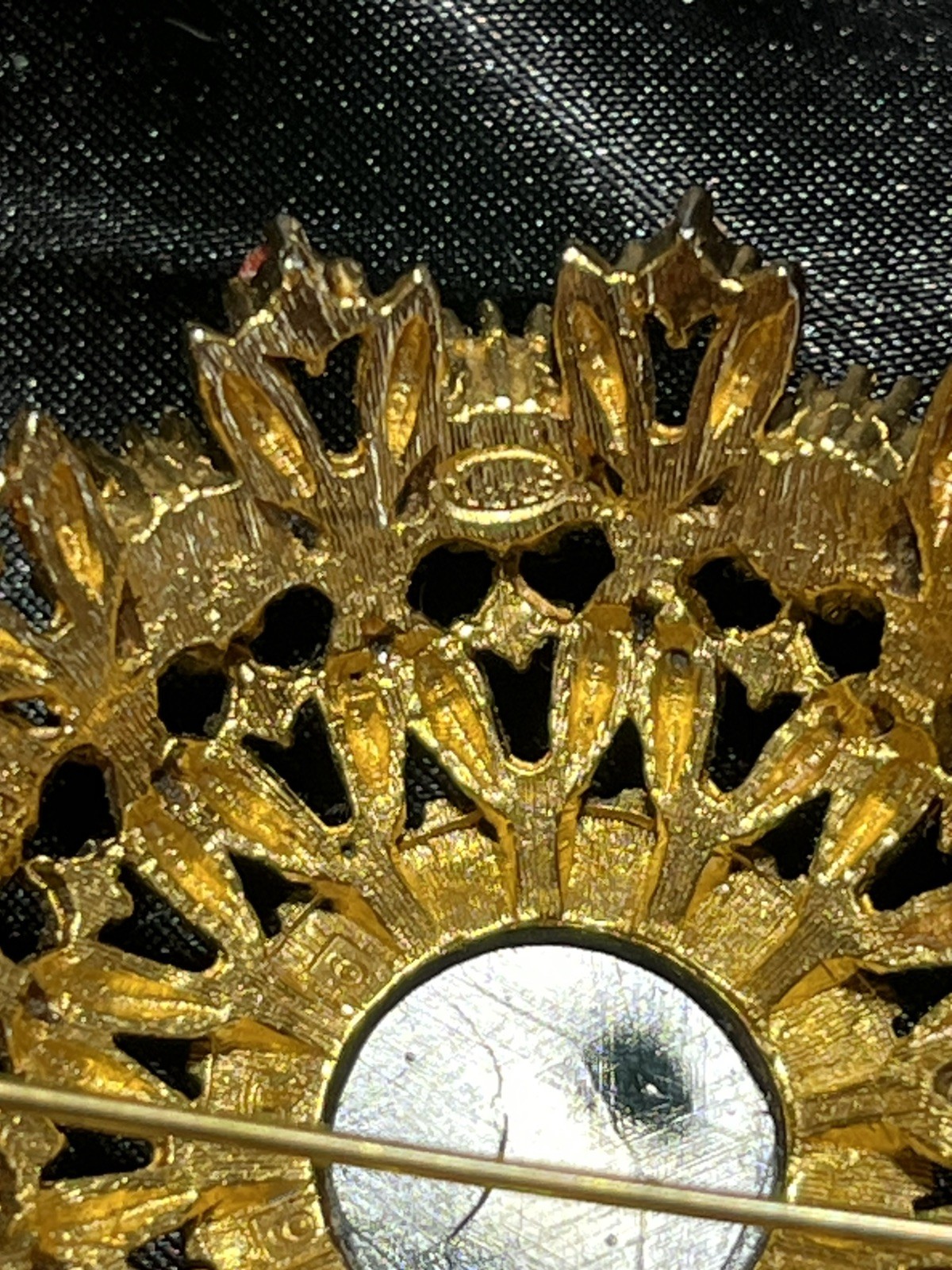 Vintage Signed SPHINX Gripoix Cabochon Peking Glass Brooch