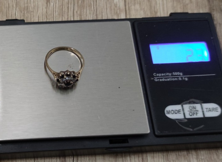 Vintage 9ct Gold Ring Sapphire Stones Solid Band Hallmarked Size P