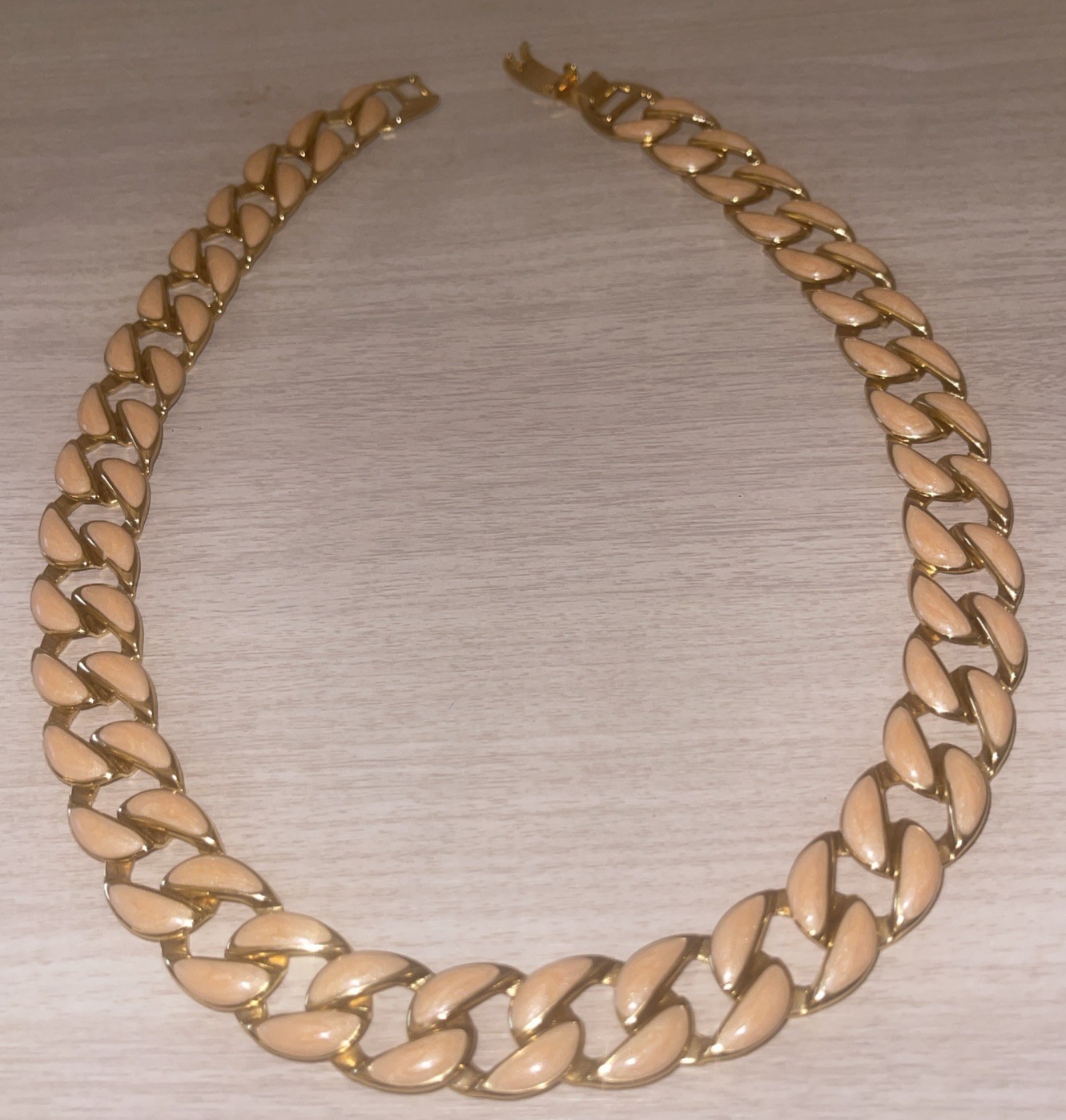 Vintage Gold-Tone And Light Peach Chain Necklace Very Unusual Retro 80’s 18 Inch
