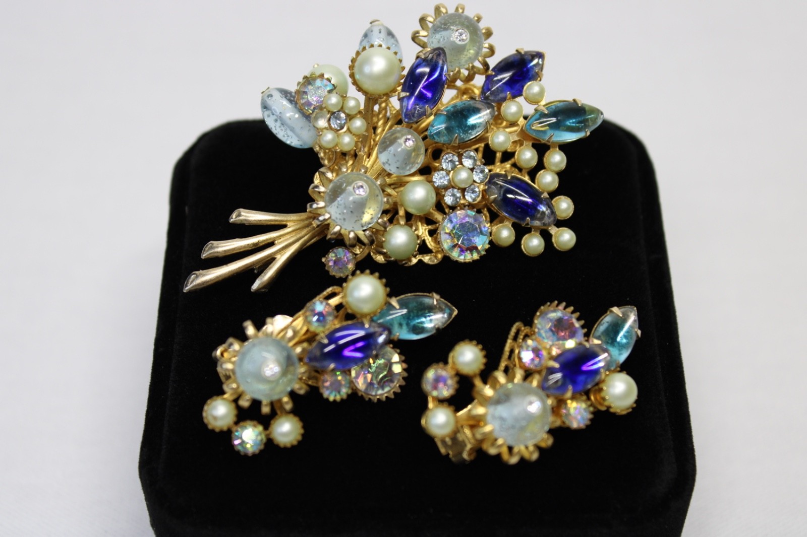 Vintage Rhinestone Faux Pearl Brooch Clip Earrings Set Blue AB Gold Tone Retro