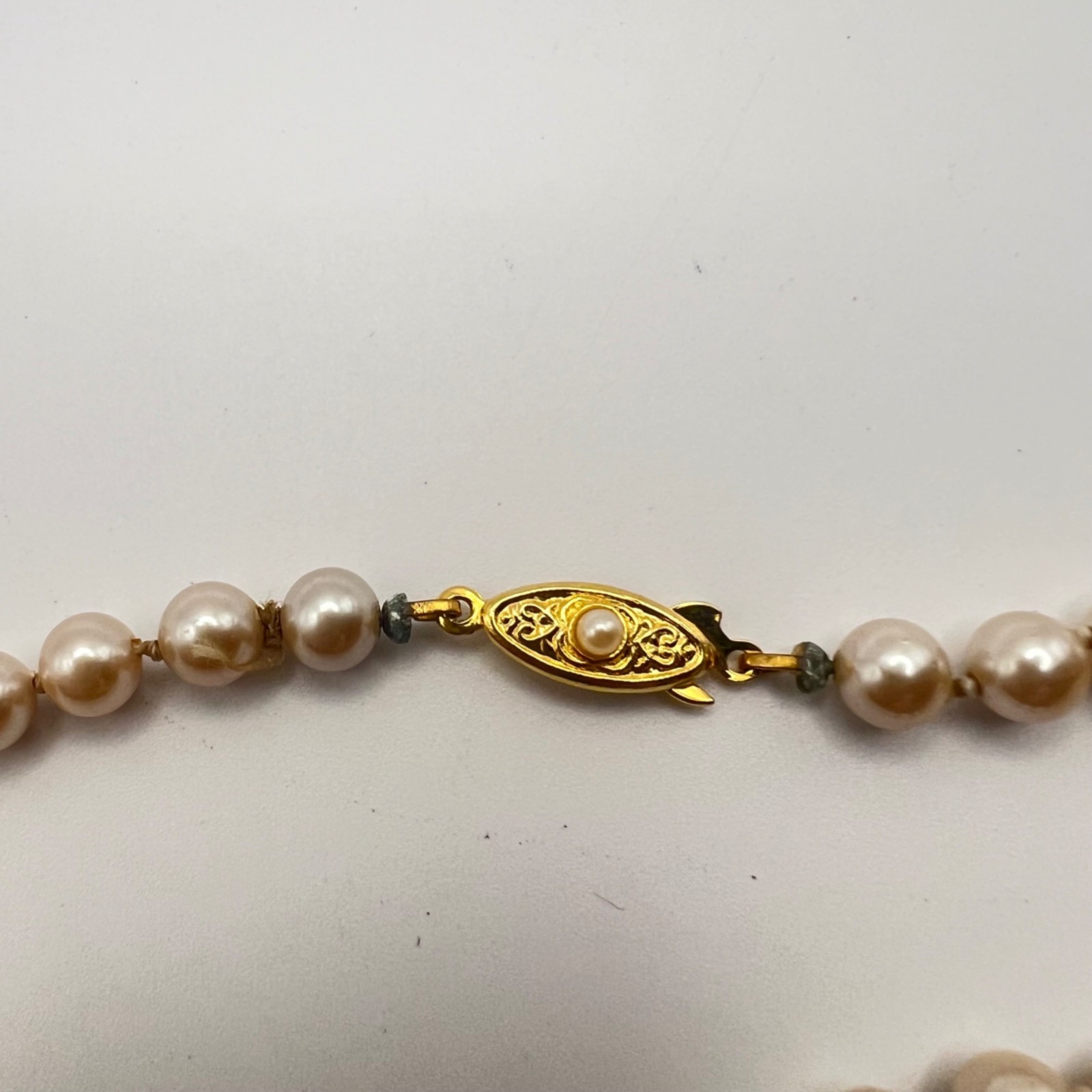 Vintage 17″ Hand Knotted Glass Pearl Necklace Gold-Tone Filigree Clasp 6mm Bride
