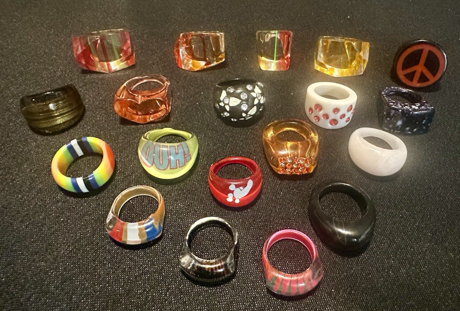 Lot Of 19 Vintage Acrylic Lucite Glass Chunky Retro Rings