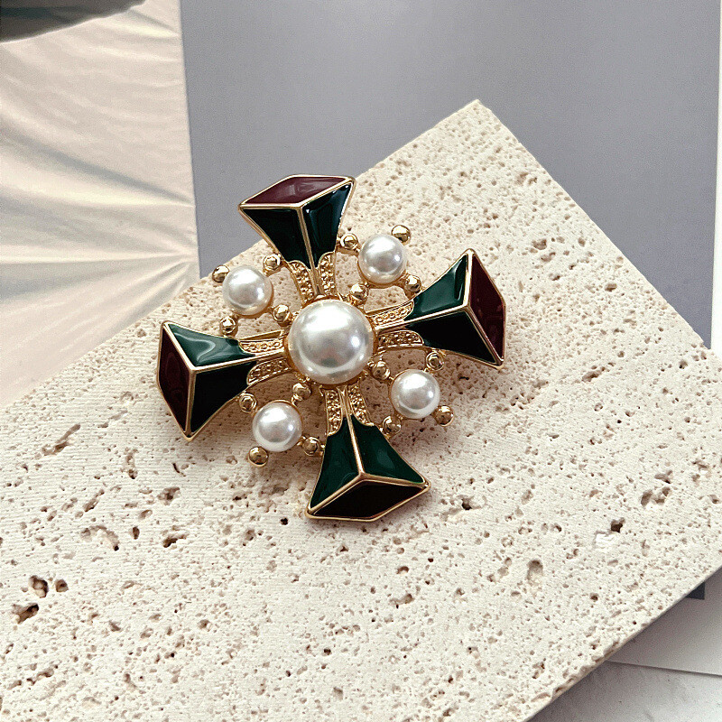 Vintage Baroque Court Brooch – Cross Enamel Lapel Pin for Clothing & Suit