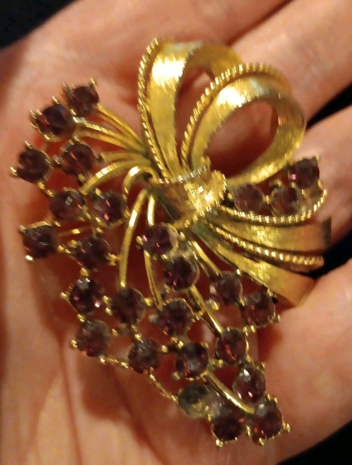Vintage Signed M Jent Purple Rhinestones Grape Bow Gold Tone Enamel Brooch Pin