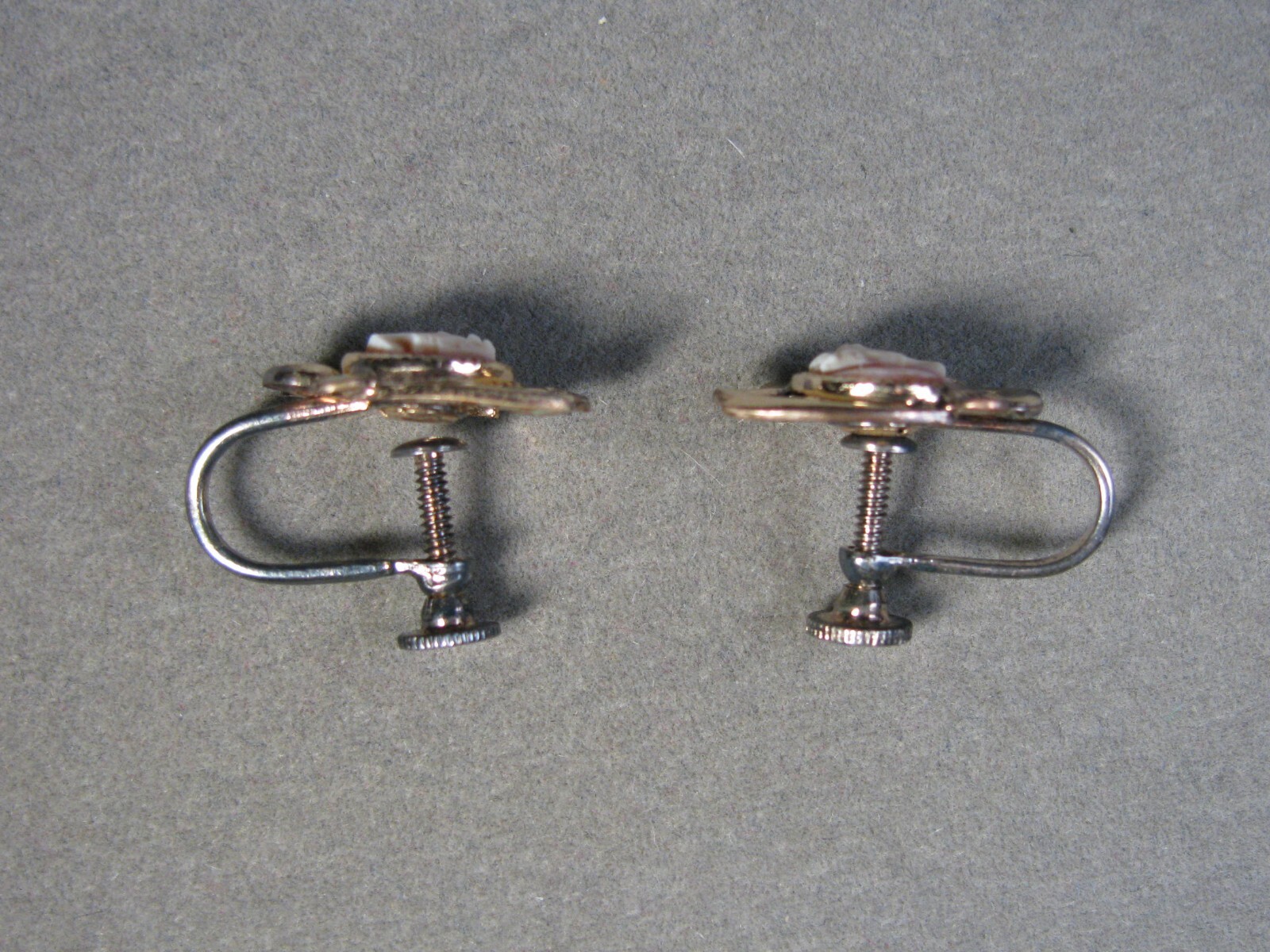 Vintage Sterling Silver Gold Wash Cameo Earrings Screw Back 2.9g #J4113