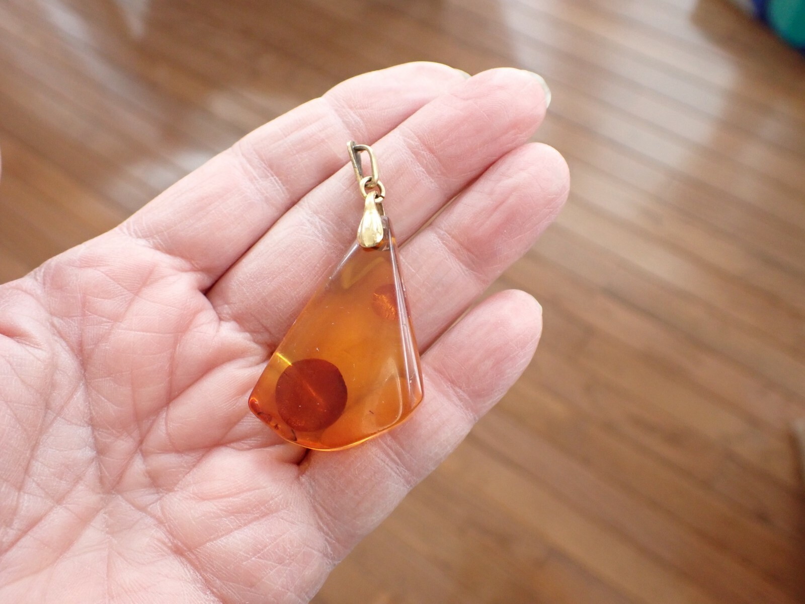 Vintage Modernist Natural Baltic Honey Amber Pendant Clear In Yellow Gold Fill