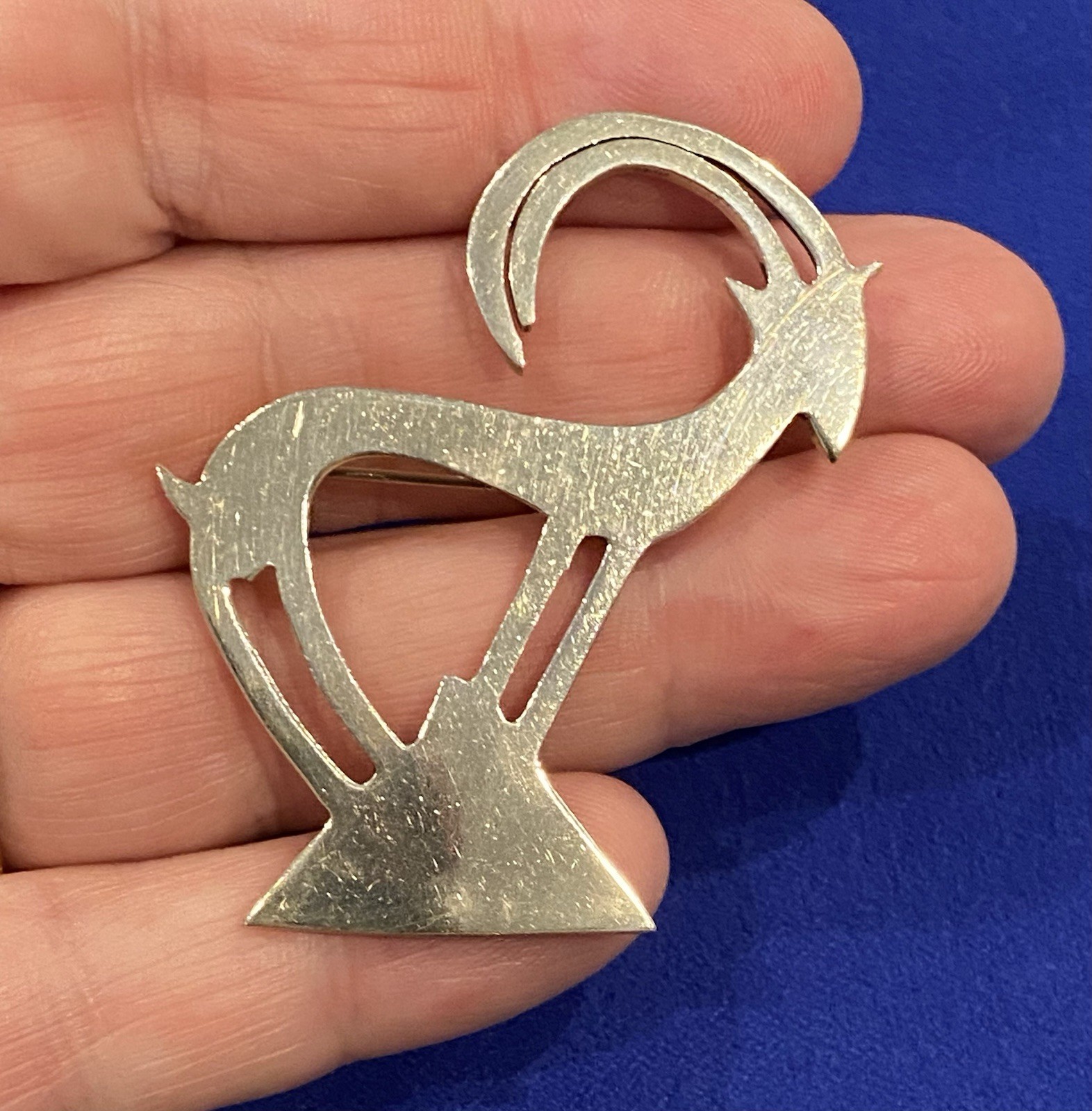 Vintage Signed Anne FORBES 925 Antelope Brooch 9.06gr