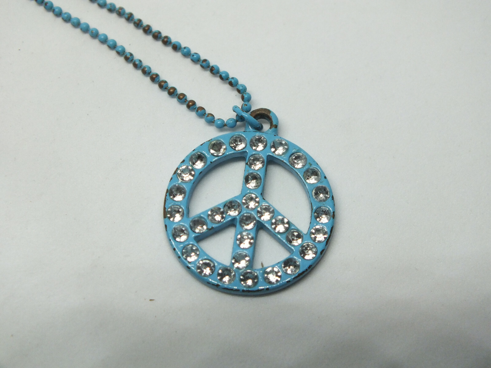 Beautiful Necklace Turquoise Blue Clear Rhinestones Peace Sign 16-18″ + 3/4″
