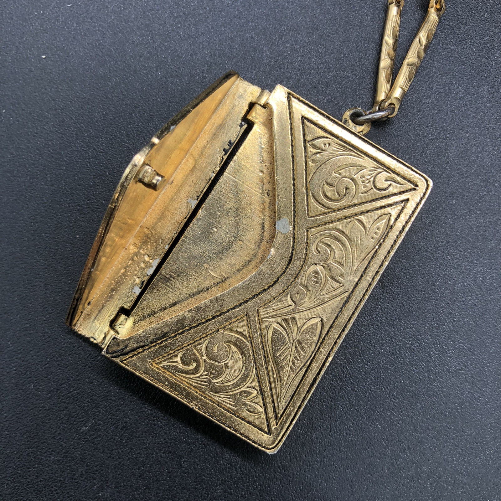 Vtg Envelope Locket Necklace Gold Tone Romantic Love Notes Proposal Jewelry 30″