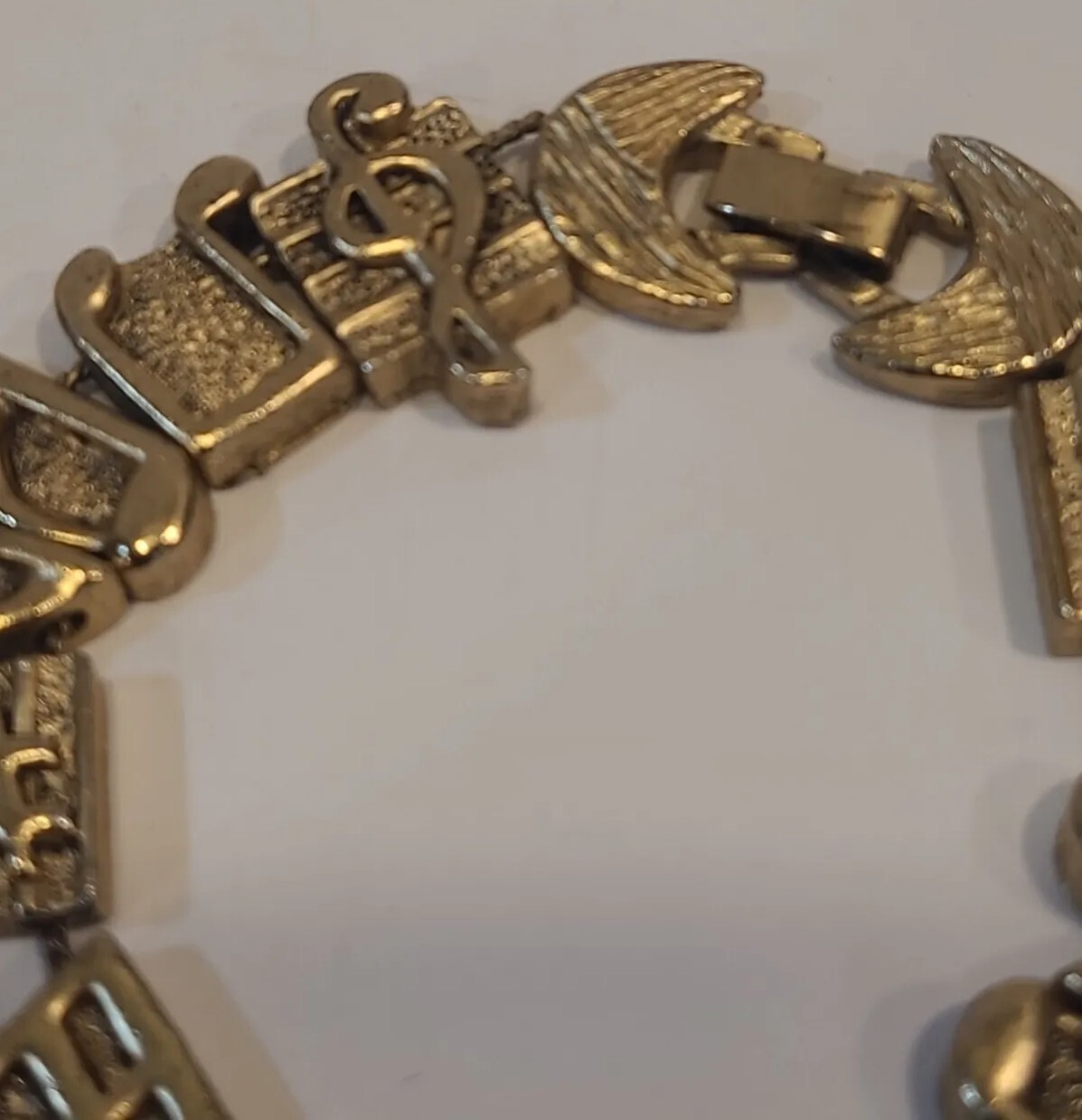 Musical Slider Charm Bracelet Vintage TOFA 1995 BG Signed Gold Tone Treble Notes