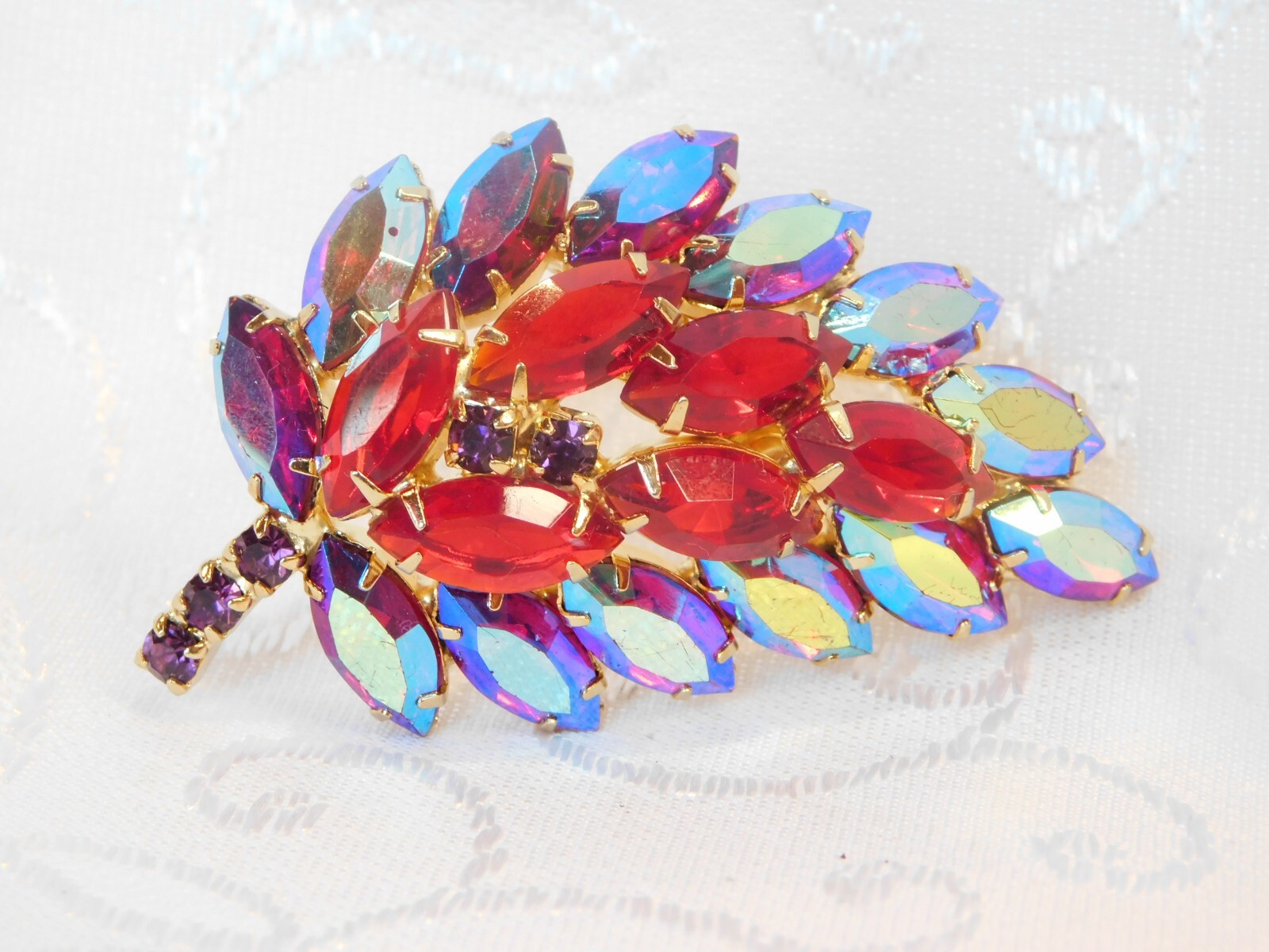VINTAGE RED IRIDESCENT BROOCH