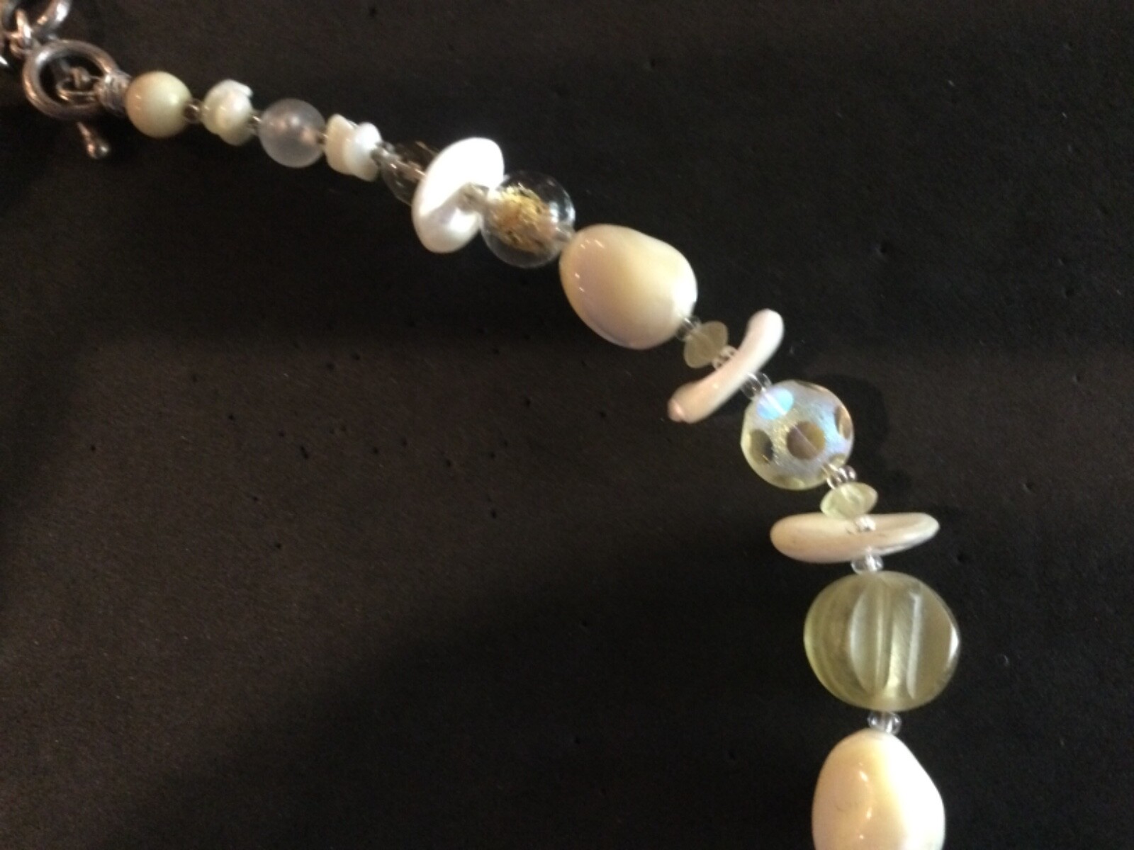 Unique Mei Fa Different Shapes & Sizes Ivory Colored Beads & Stones Necklace 16”