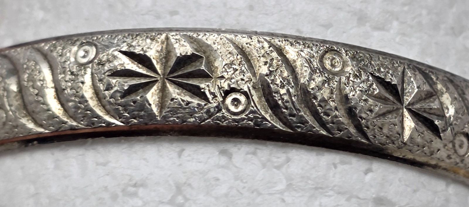 Vintage Aluminum Diamond Cut Bangle Bracelet 7.75” 9.6mm Wide Etched Star