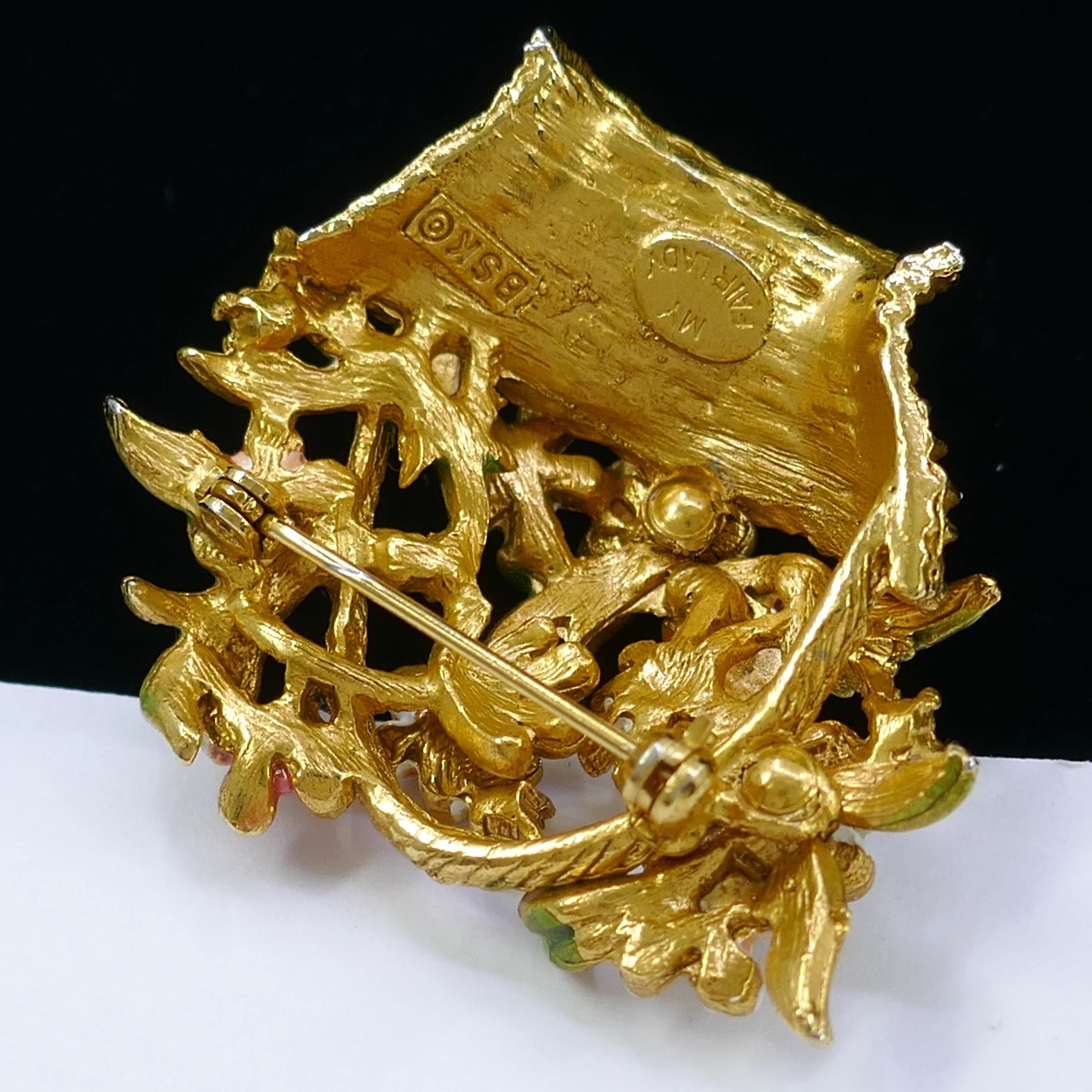VINTAGE BSK MY FAIR LADY ENAMEL RHINESTONE GOLD FINISH FLOWER BASKET PIN BROOCH