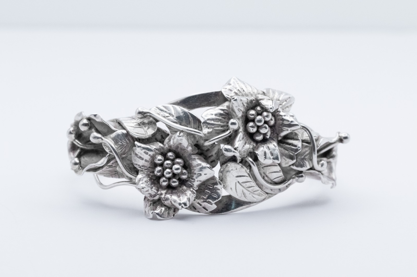 Sterling Silver 925 Floral Bangle Cuff Bracelet Flower Leaf 51.95g Hobé Maybe