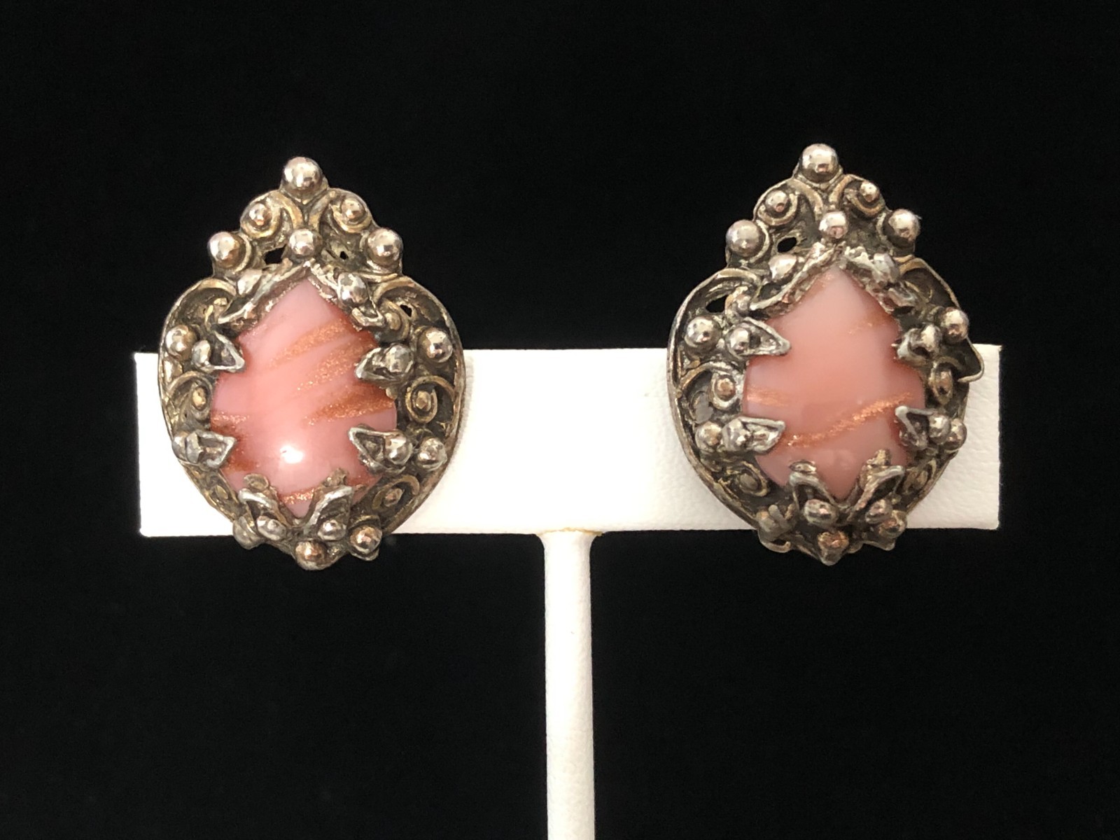 Vintage 1960s MCM Brutalist Pink & Gold Fleck Art Glass Clip-On Earrings