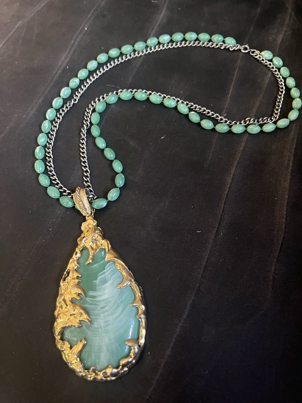 Vtg 1960s Brutalist MCM Love Witch NECKLACE Emerald Tone Lucite Gold Pendant