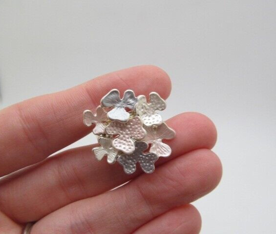 Vintage Silver Tone Patterned Pink & Gunmetal Petal Cluster Flower Ring Size 6.5