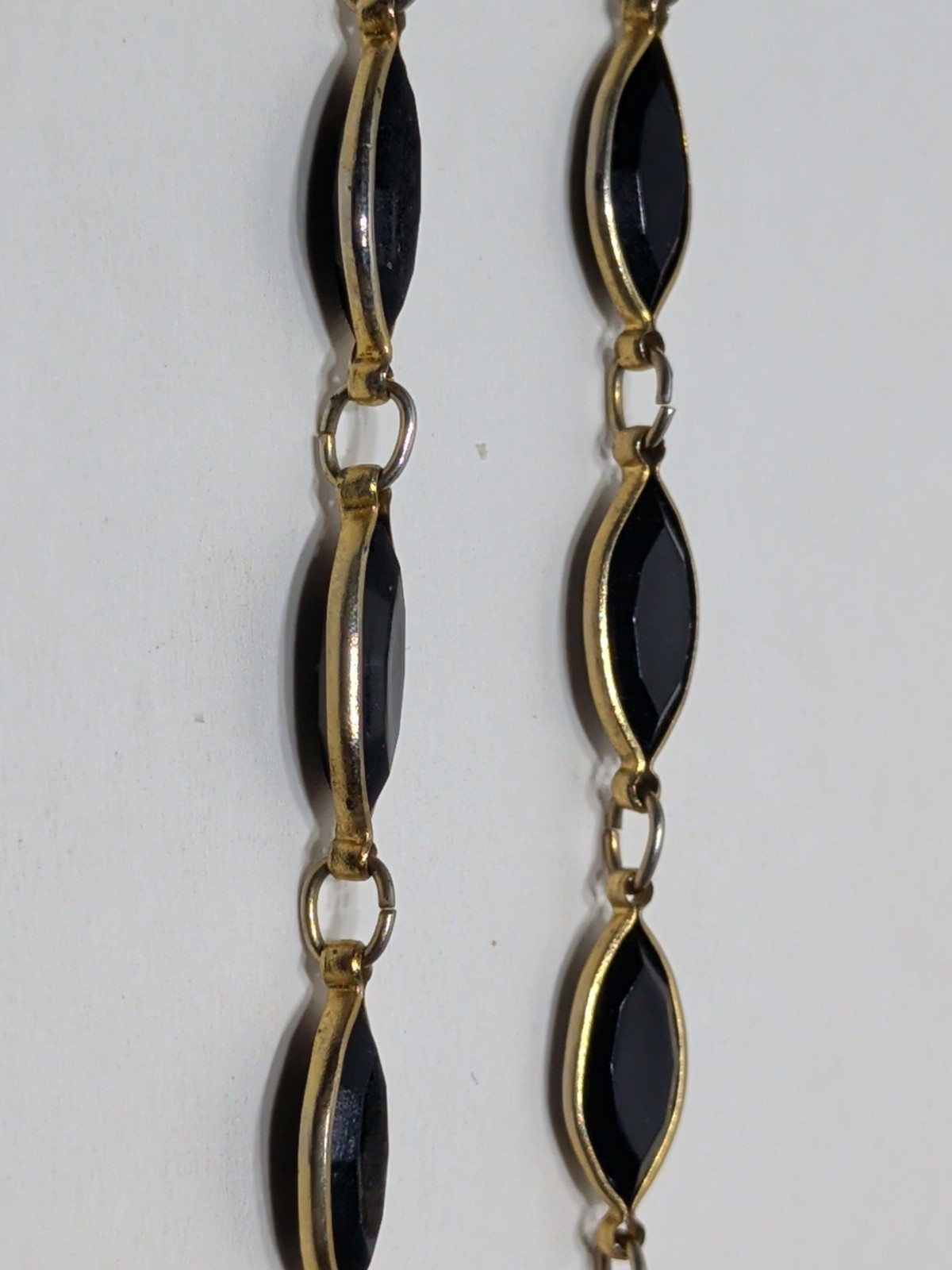 ✨VINTAGE✨ 29″ Goldtone Black Stones / Rhinestones Metal Links Necklace Costume