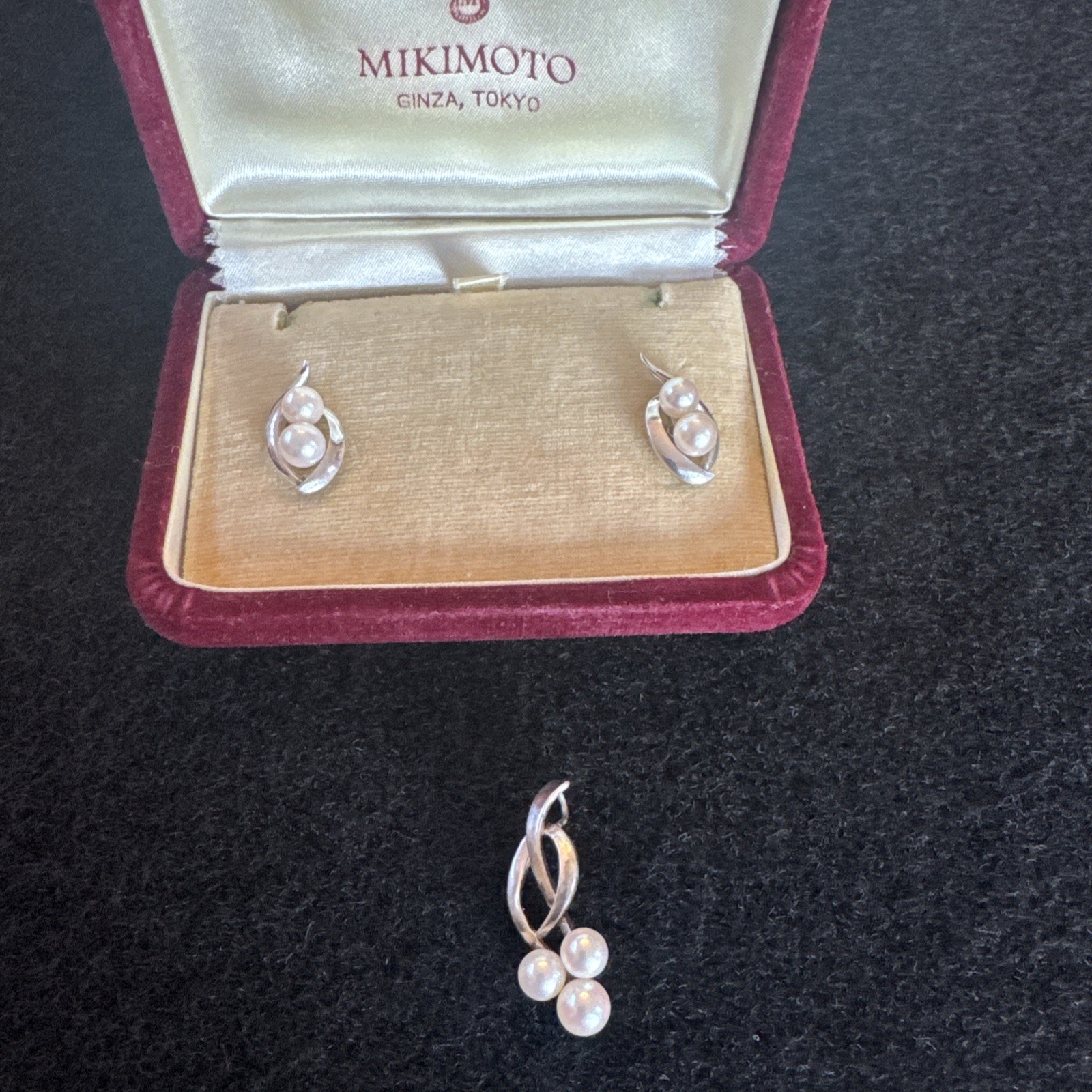 Vintage Mikimoto Sterling Silver Pearl Earrings & Pendant W/case