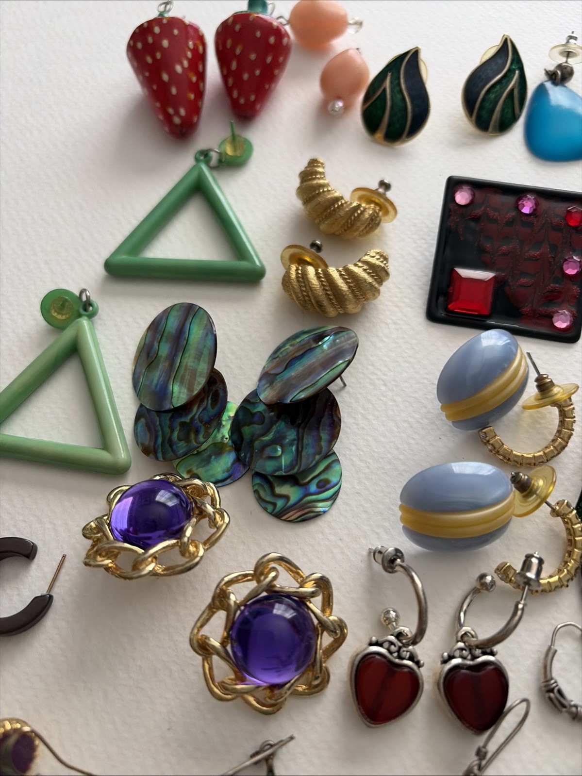 vintage Retro Lat Of 33 Pairs Of Pierced Earrings