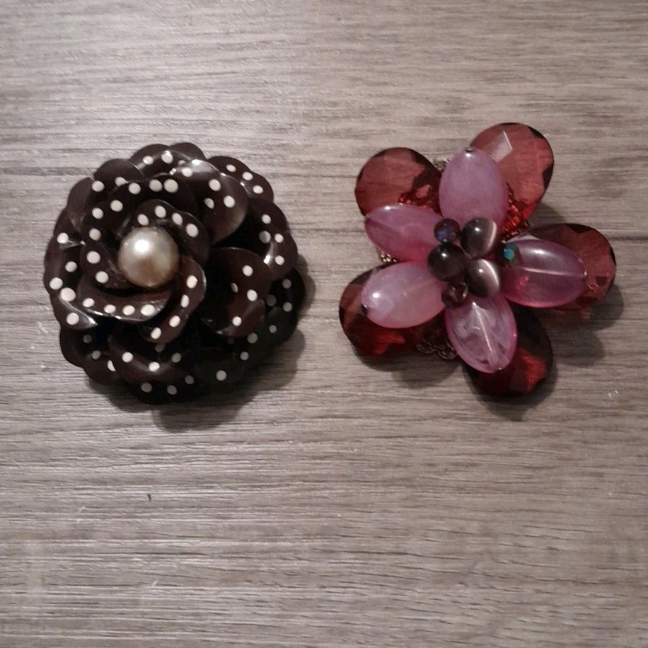 Vintage Layered Lot Of 2 Flower Brooches Brown White Pink Purple