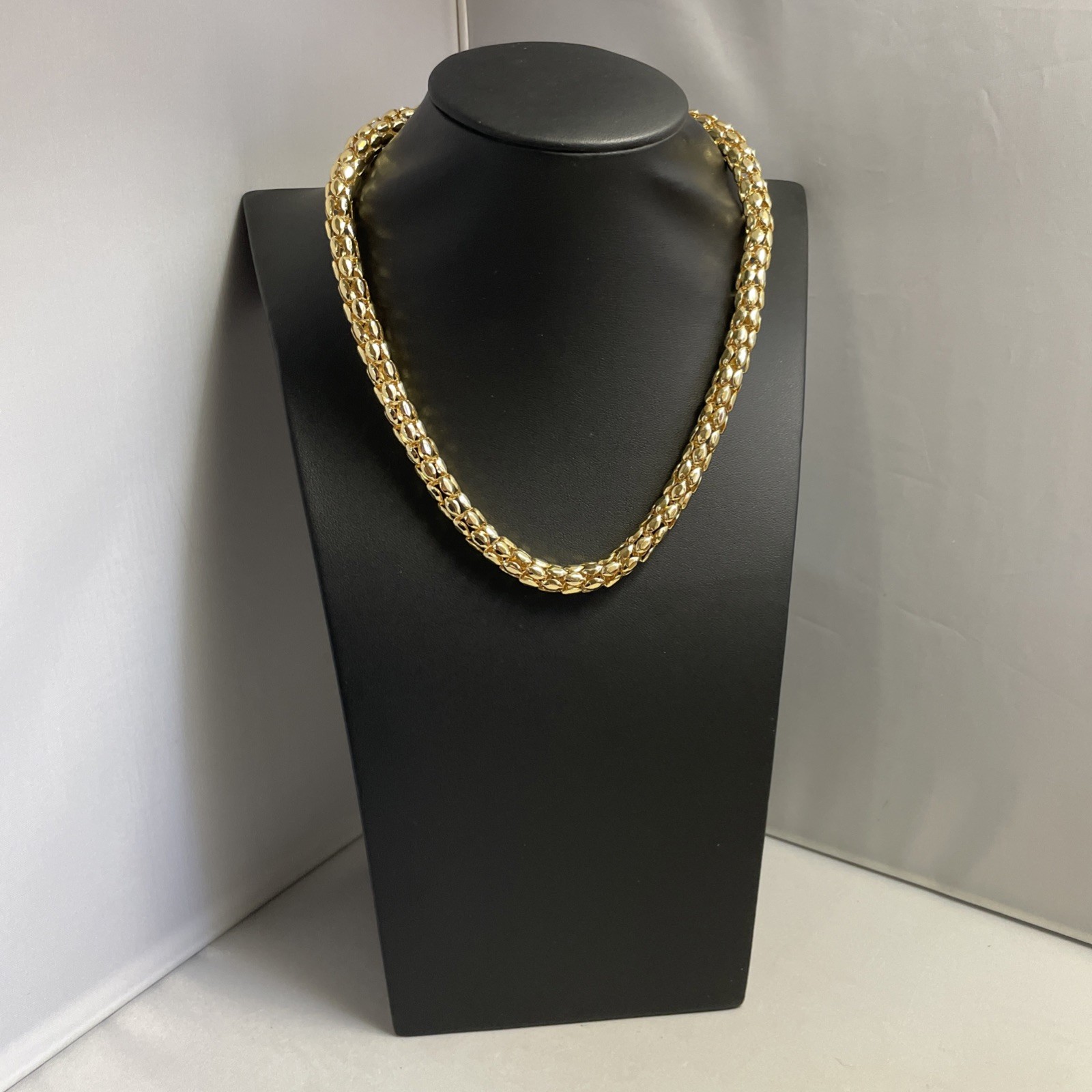 Vintage Chunky Chain Necklace Spiga Wheat Box Chain Gold Tone Magnetic Closure