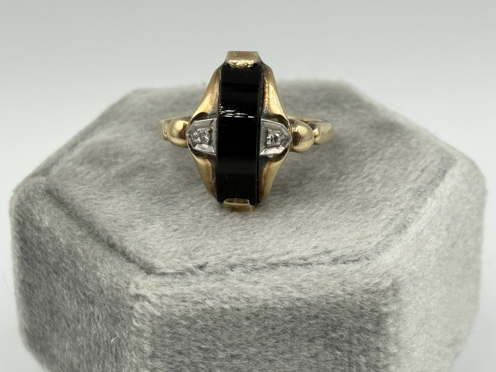 1930’s Art Deco 10k Gold Carved Black Onyx & Diamond Antique Vintage Ring