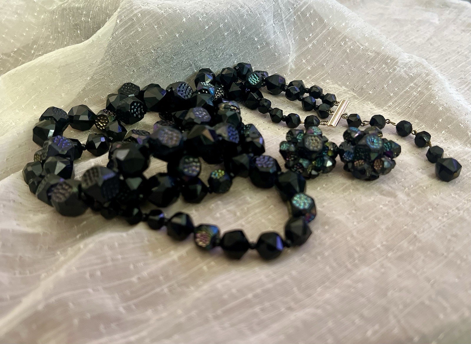 Vintage Fashion Beaded Necklace & Matching Clip-On Earrings Jewelry Set
