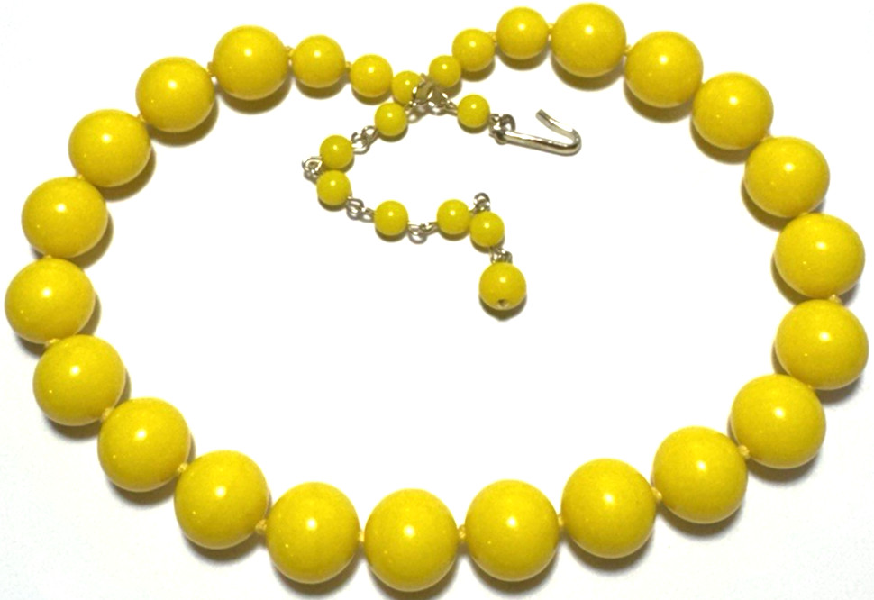 Vintage Jewelry Necklace SIGNED JAPAN Chunky Vibrant Yellow Hand Knot Beaded 14