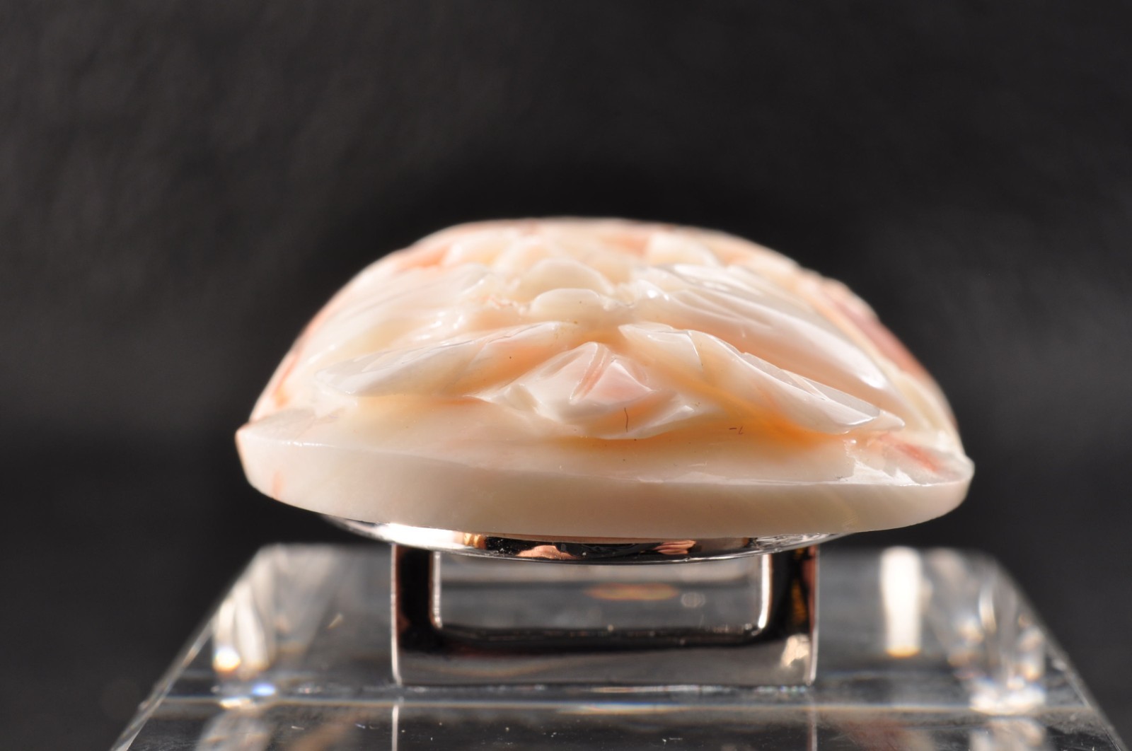 Angel skin coral OBIDOME “Peony” Certificate, (39mm (1.53in) total 135.5ct) box.